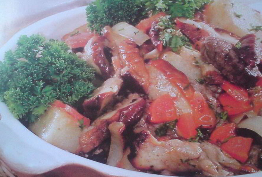 Жаркое с грибами и овощами