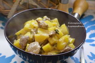 Жаркое с картофелем и куриной печенью
