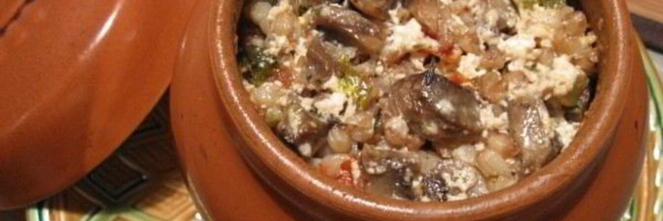 Жаркое в горшочках со свининой