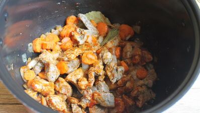 жаркое в мультиварке из свинины с картошкой