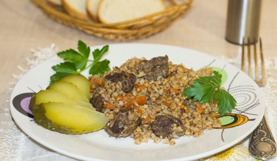 Рецепт гречки с мясома и морковью в мультиварке