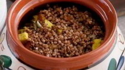 гречка с овощами и сыром в горшочке