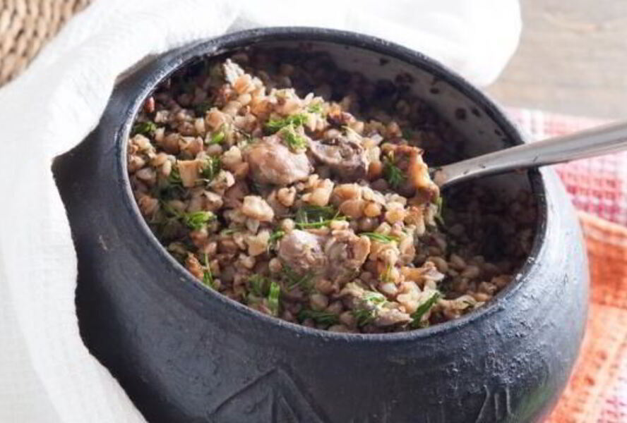 Гречка с потрошками в горшочке