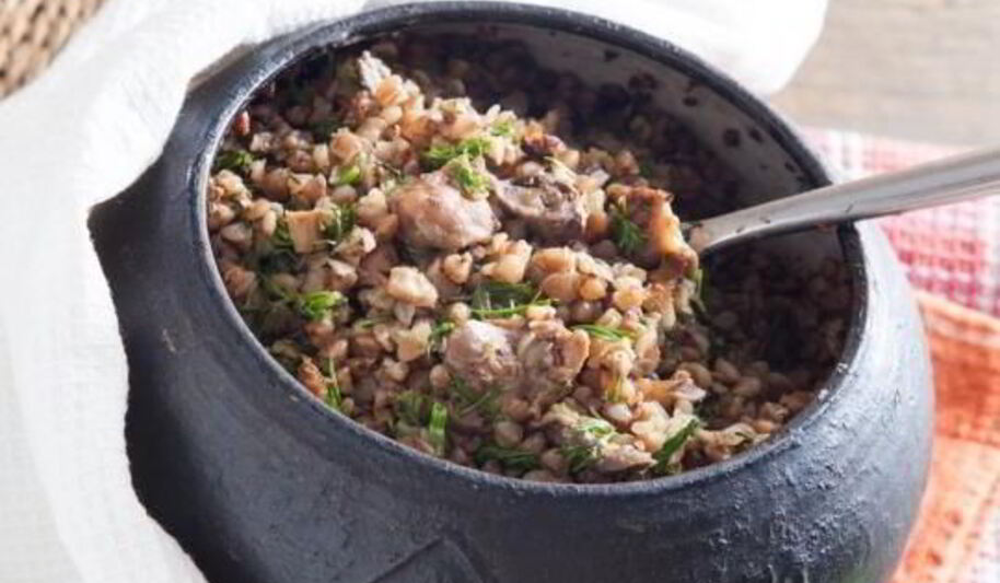Рецепт гречки с потрошками в горшочке