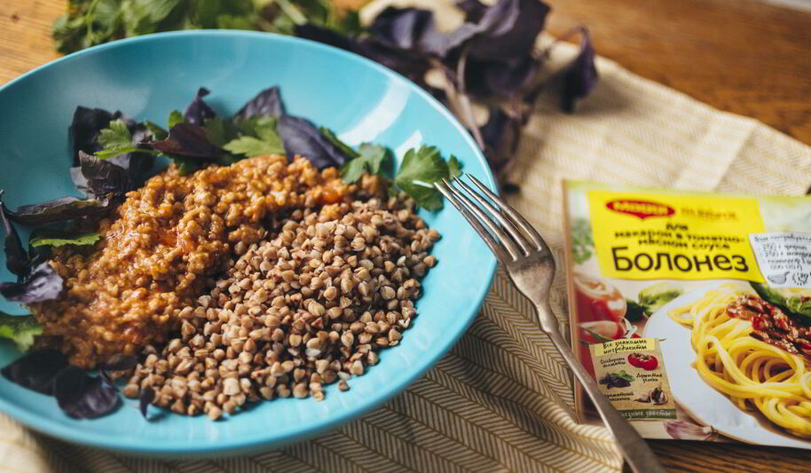 Рецепт гречки с соусом болоньезе