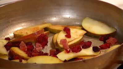 гречневая каша с фруктовой заправкой