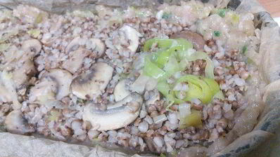 гречневая каша с шампиньонами в мясном хлебце