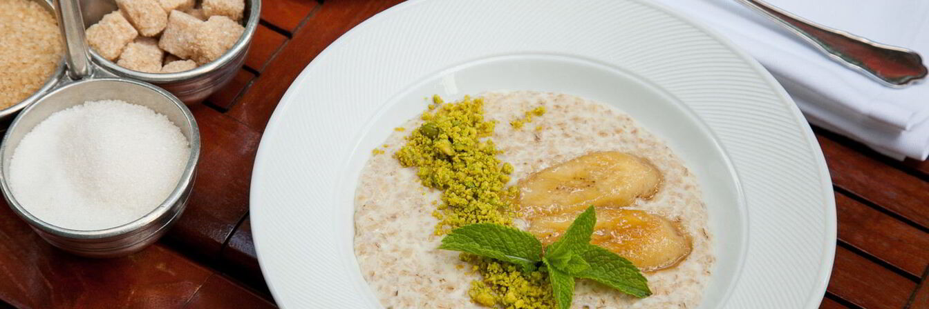 Каша овсяная с жареными бананами