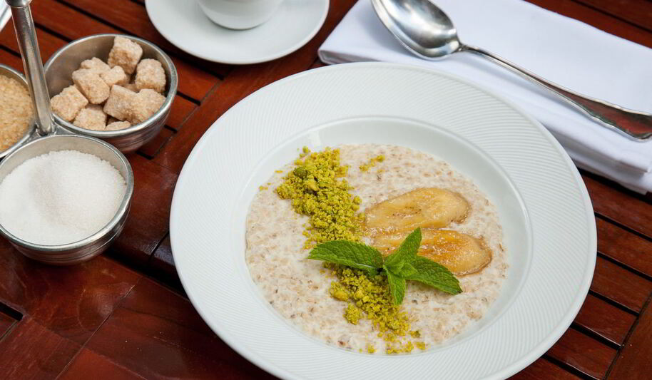 Рецепт каши овсяной с жареными бананами