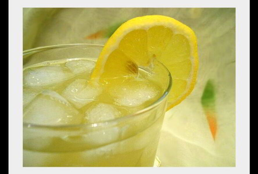 Освежающий чай с лимоном