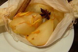 Груши, запеченные в апельсиново-пряном сиропе