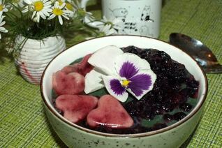 Фруктовый смузи-боул со спирулиной