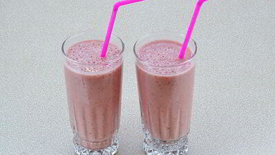 клубнично-банановый смузи