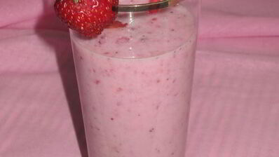 клубнично-молочный смузи