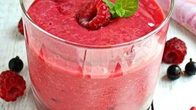 малиновый смузи с мороженым