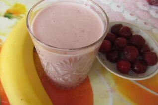 Смузи бананово-вишневый