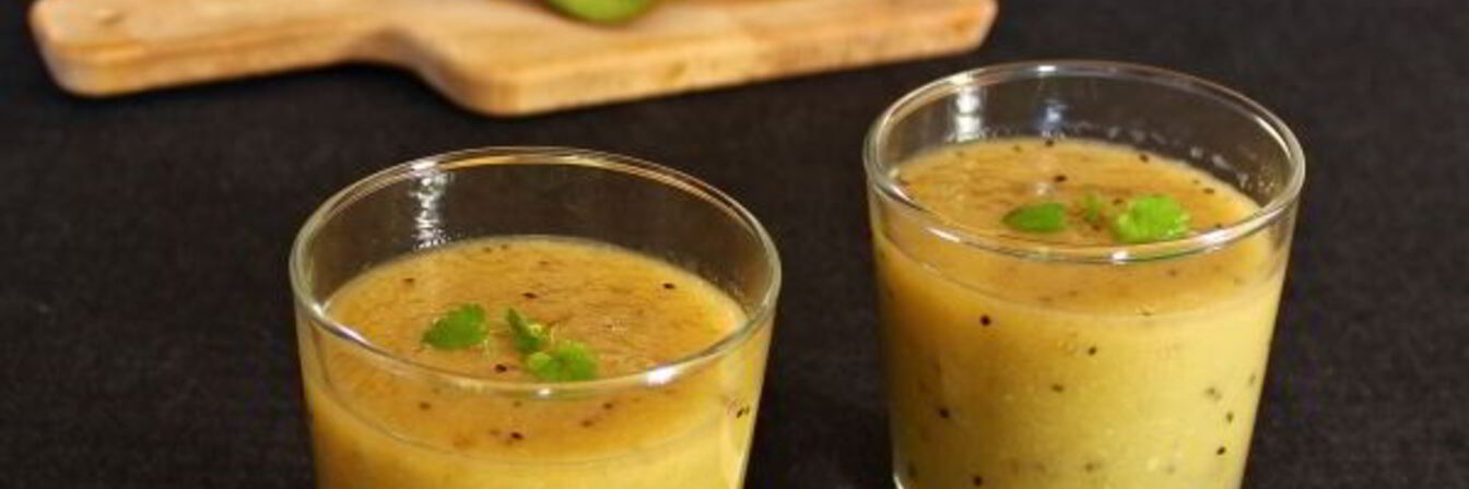 Смузи с бананом, киви и грушей