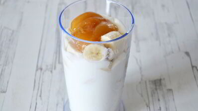 смузи с овсяными хлопьями бананом