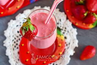 Смузи с замороженной клубникой