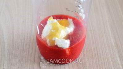 смузи с замороженной клубникой