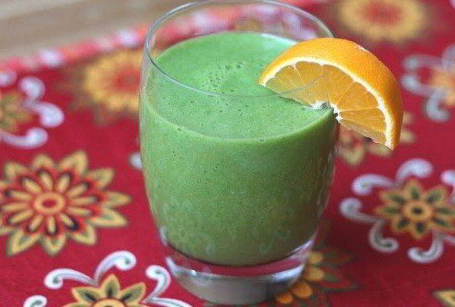 Зеленый смузи со шпинатом