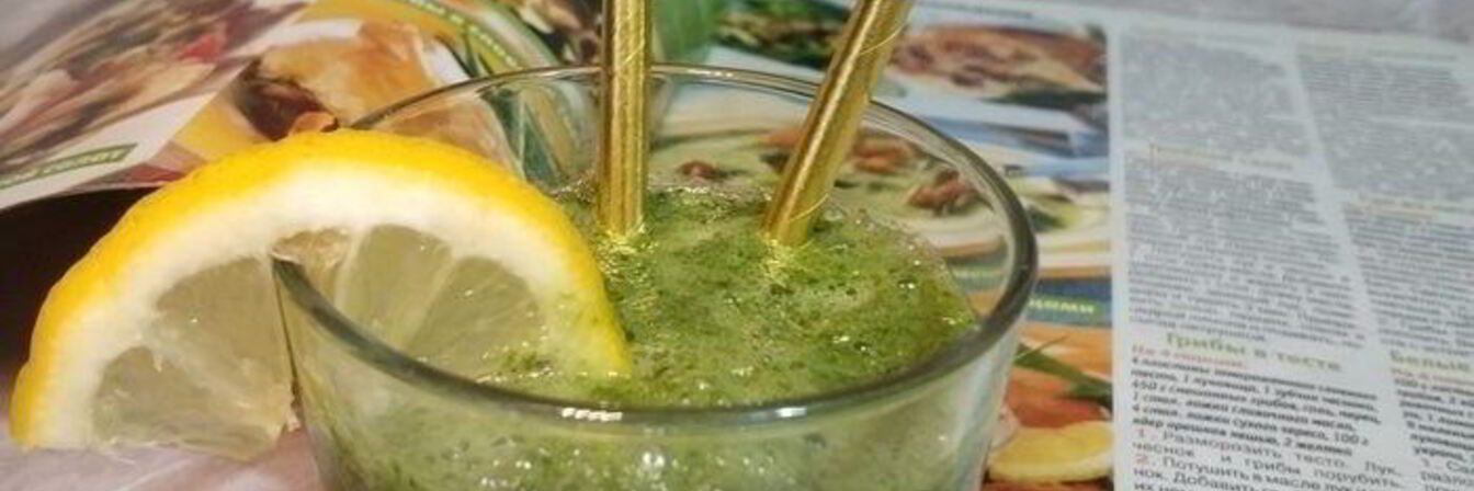 Зеленый утренний смузи с капустой кейл