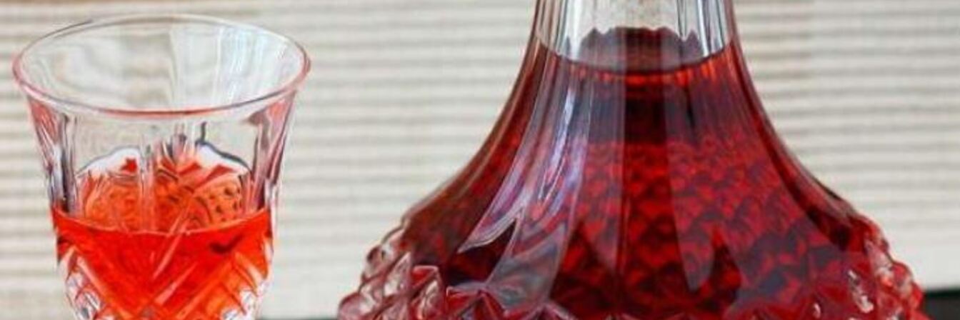 Вино из войлочной вишни