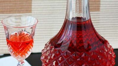 вино из войлочной вишни