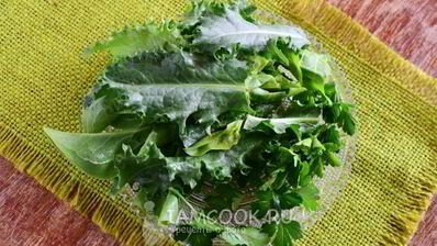 зеленый коктейль на греческом йогурте