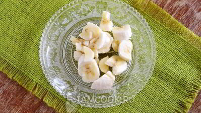 зеленый коктейль на греческом йогурте