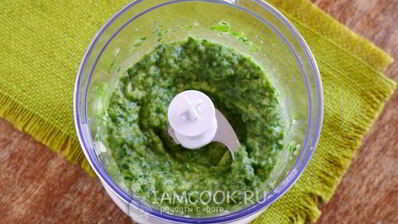 зеленый коктейль на греческом йогурте