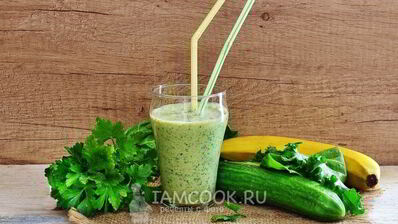 зеленый коктейль на греческом йогурте