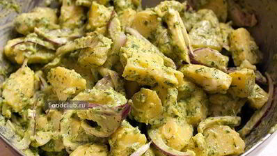 картофельный салат с йогуртовым соусом