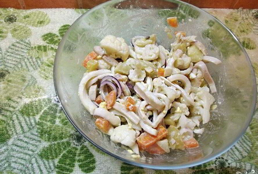 Картофельный салат с кальмарами