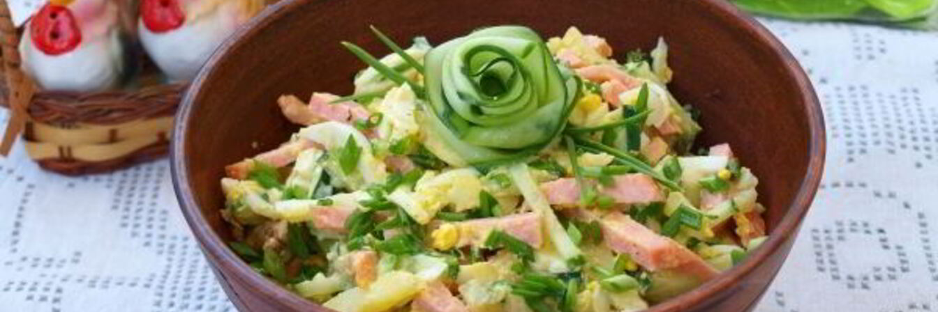 Картофельный салат с колбасой