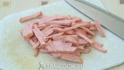 картофельный салат с колбасой