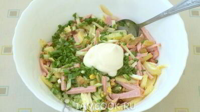 картофельный салат с колбасой