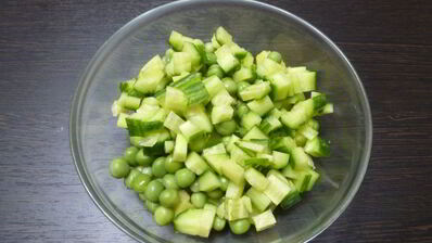 салат из картофеля и огурцов