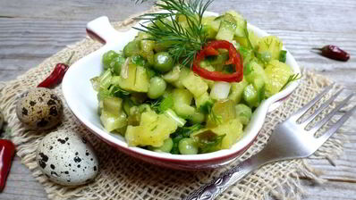 салат из картофеля и огурцов