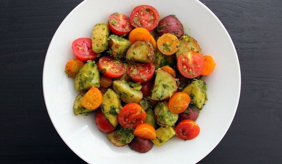 Рецепт салата с картофелем и помидорами на новый год