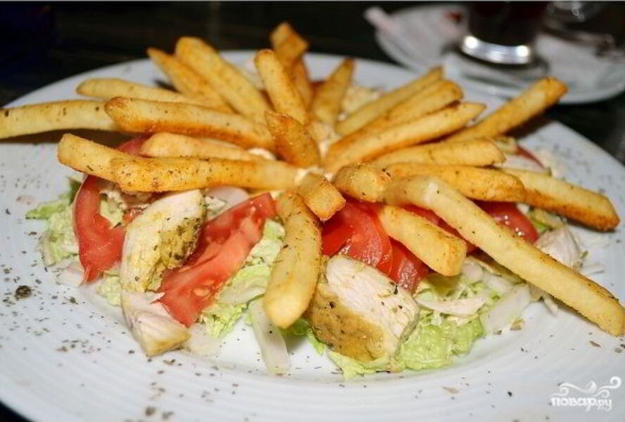 Салат с картошкой фри