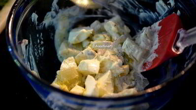 салат с малосольной семгой и картофелем