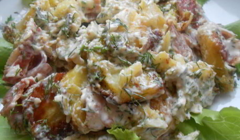 Рецепт теплого салата с запеченным картофелем