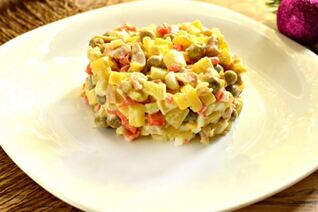 Оливье с кальмарами