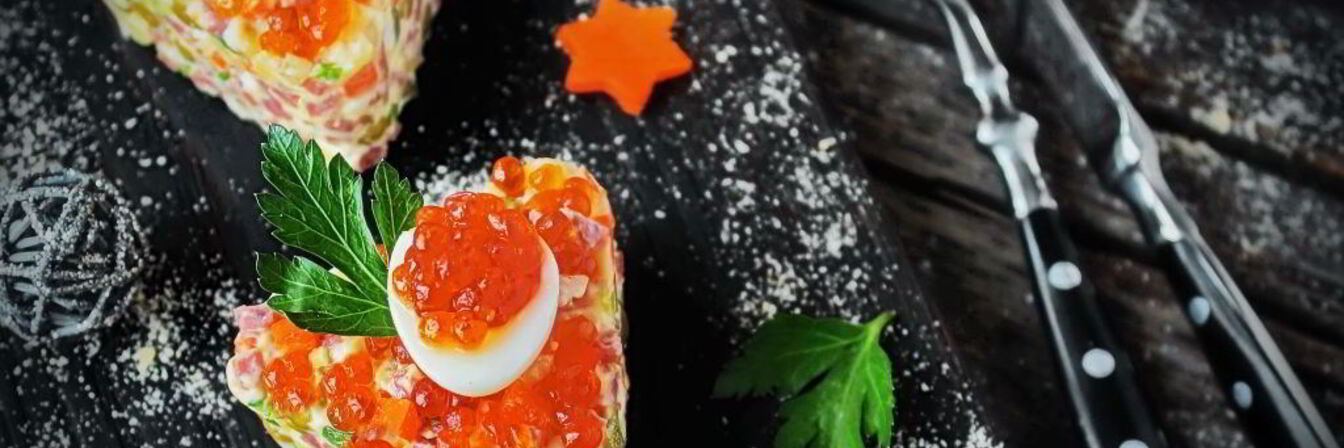 Салат оливье с колбасой