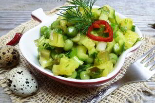 Салат с огурцами