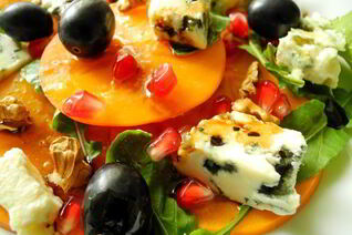 Салат из хурмы с рокфором