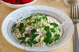 Салат из куриного филе с сельдереем и яблоками