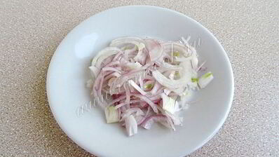 салат из куриного филе с сельдереем и яблоками