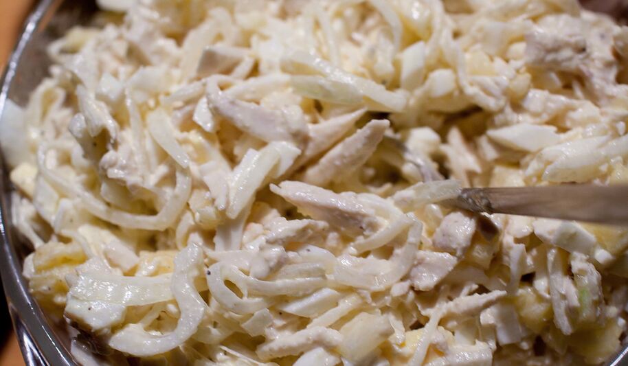 Рецепт салата из курицы с сыром